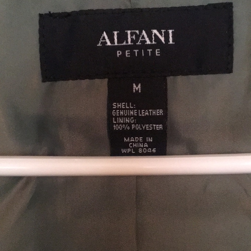 Alfani Genuine Leather Jacket. Thin,  not bulky - Picture 3 of 4